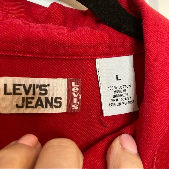 Levi’s Red Long Sleeve Button Up Shirt - Picture 9 of 10
